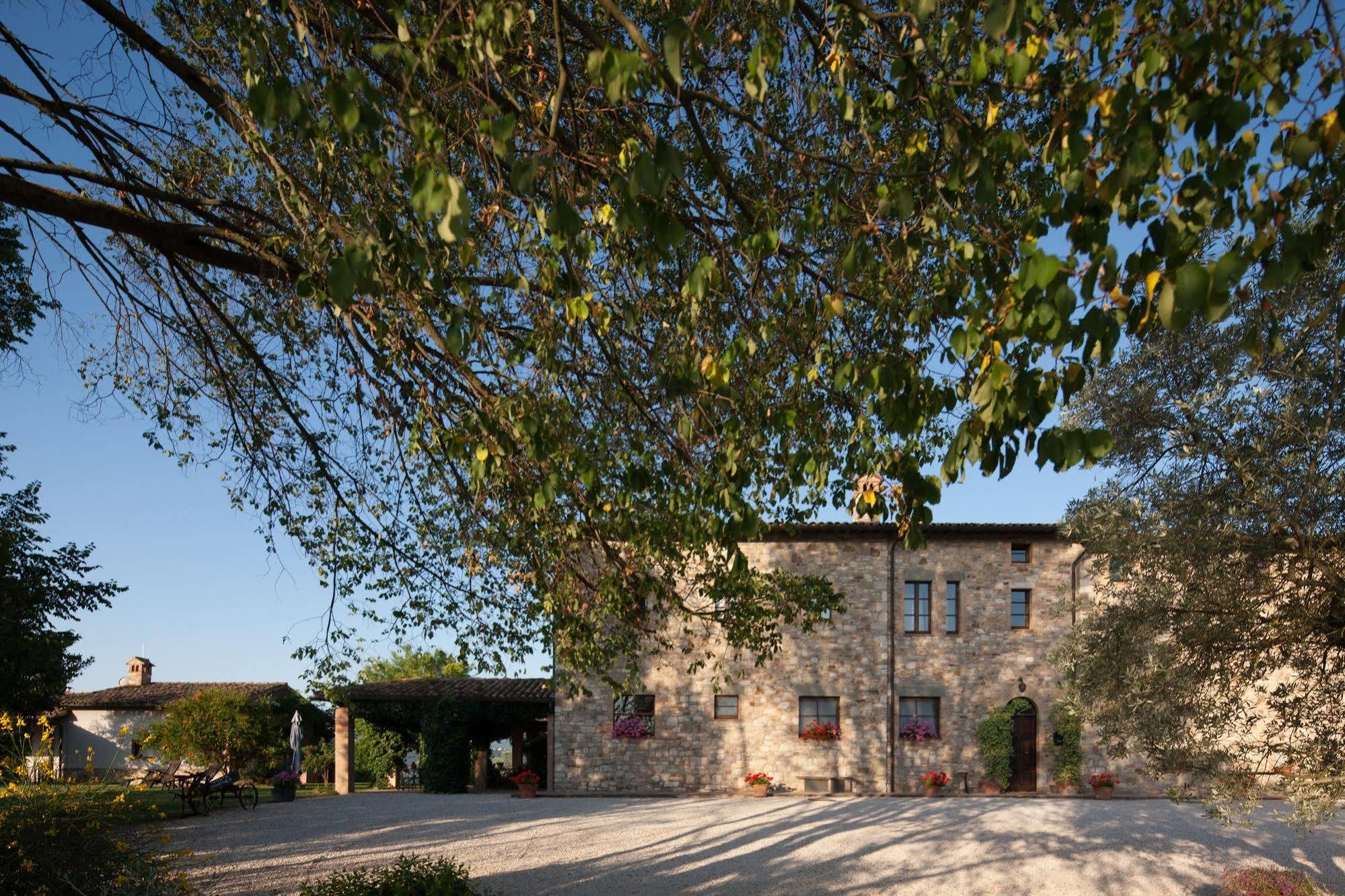 Tenuta Di Canonica Тоди Экстерьер фото