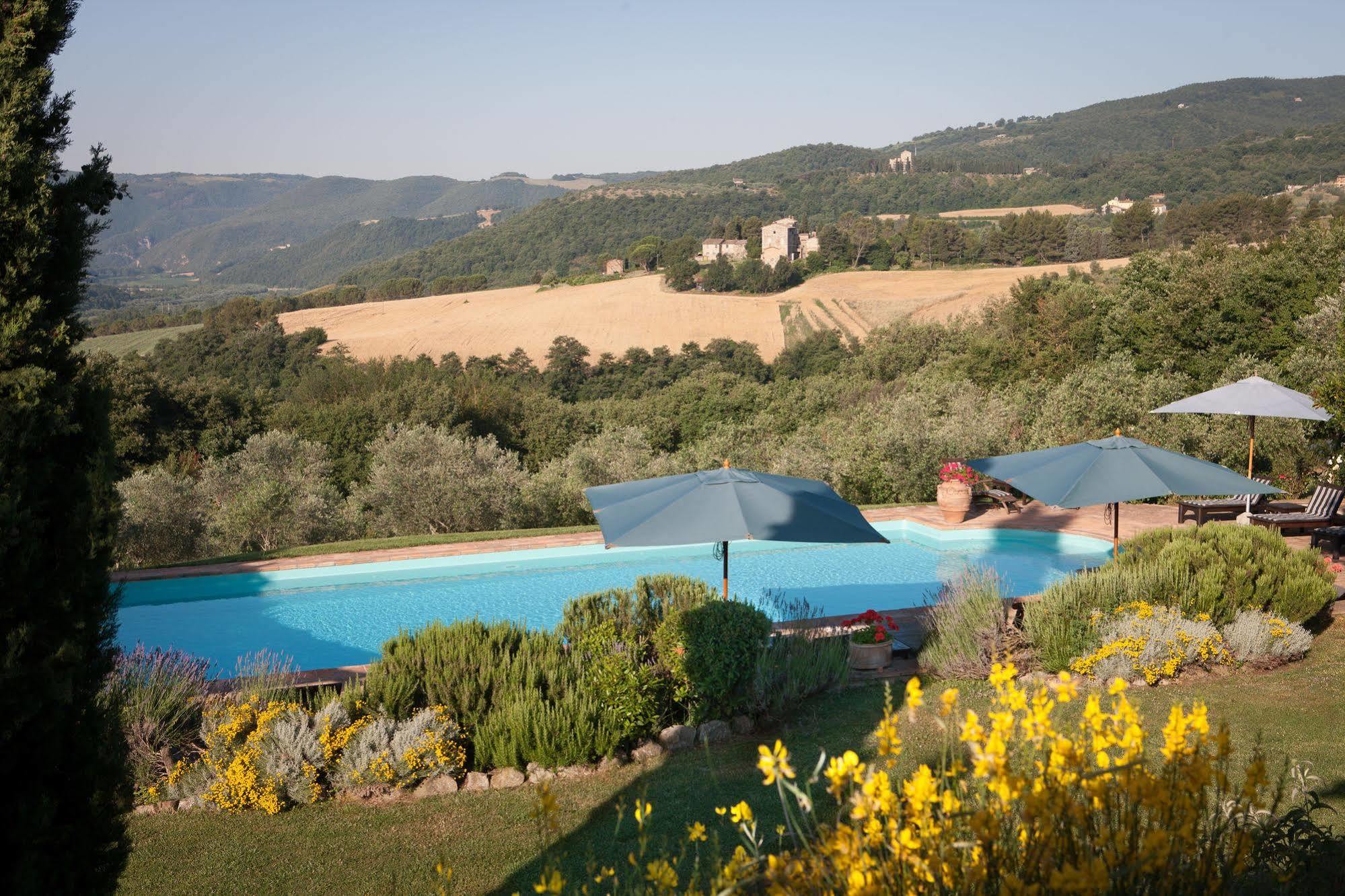Tenuta Di Canonica Тоди Экстерьер фото
