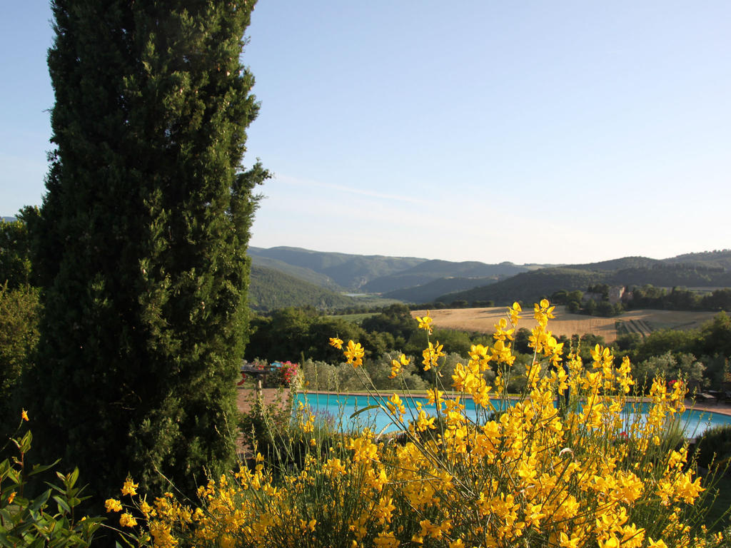 Tenuta Di Canonica Тоди Экстерьер фото