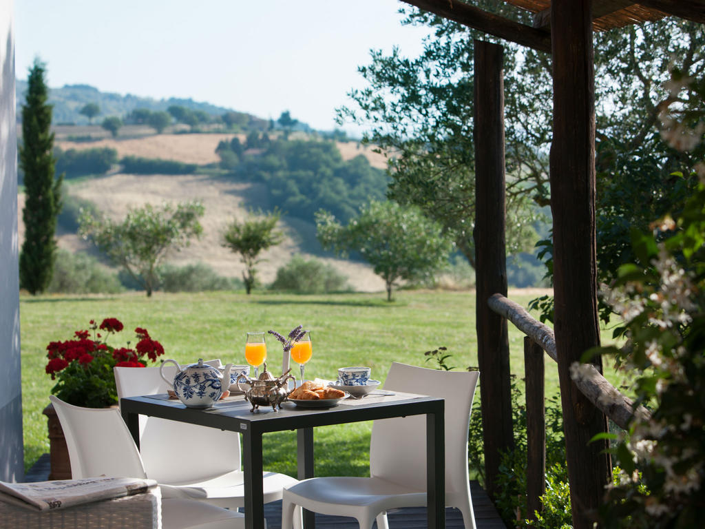 Tenuta Di Canonica Тоди Экстерьер фото